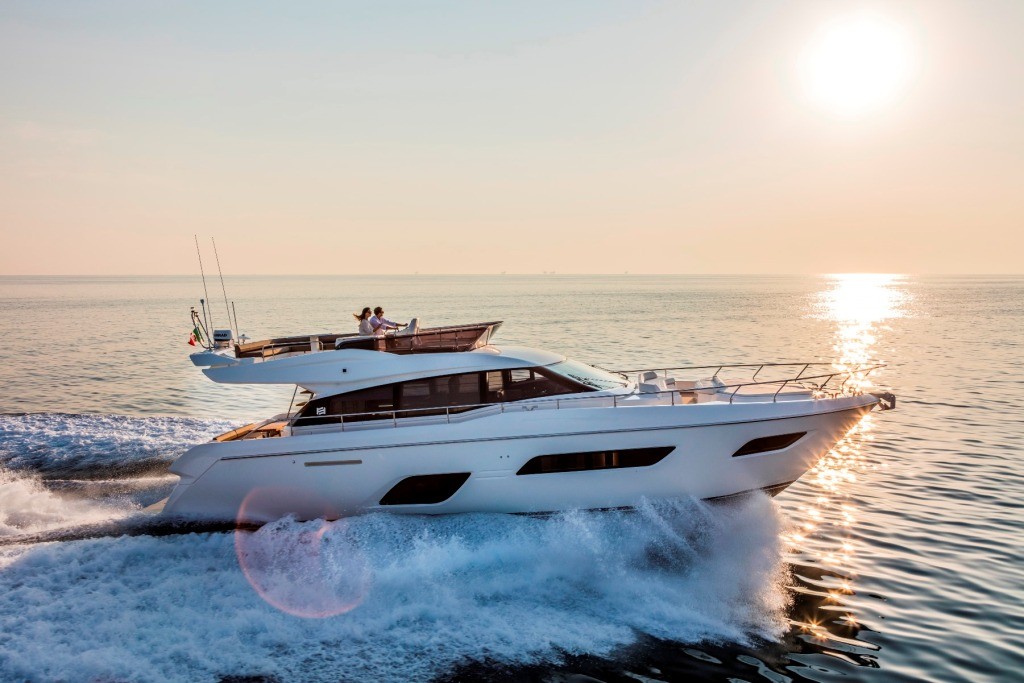 2_Ferretti Yachts 550