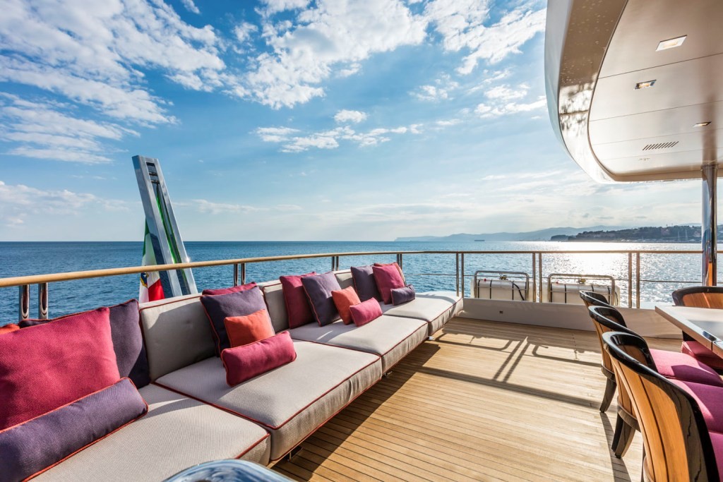 MONDOMARINE 40 INTERNI-211