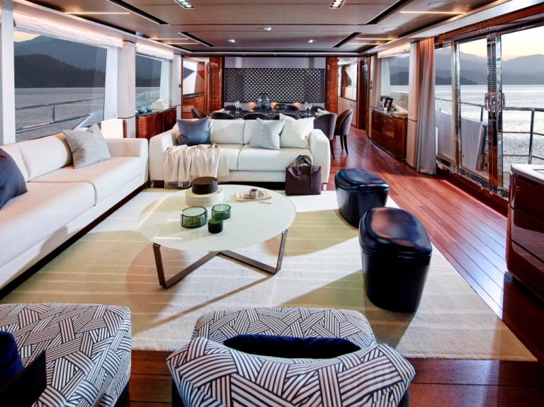 30M Saloon