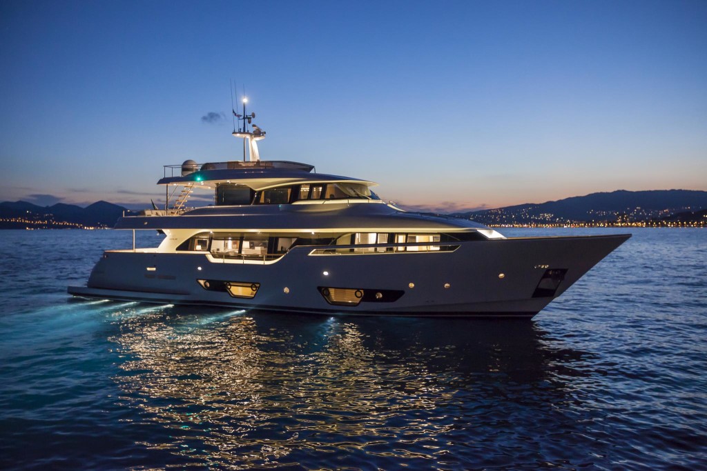custom line navetta 28