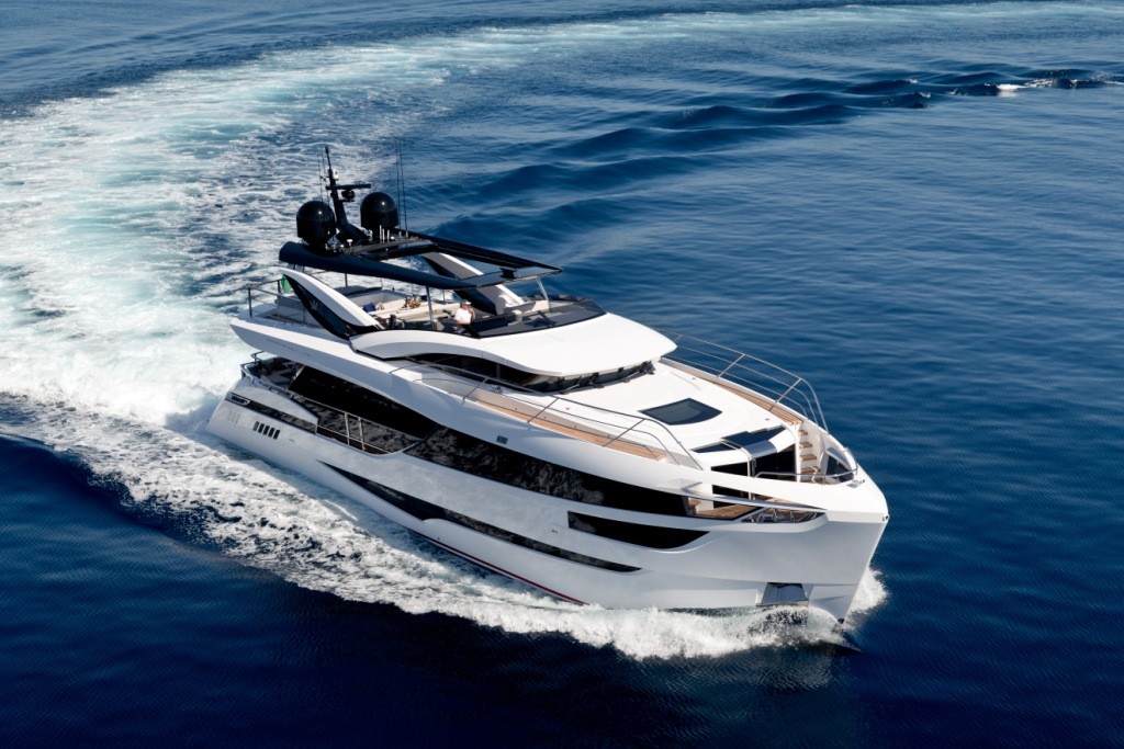 dominator-ilumen-28m-photo-by-jeff-brown03