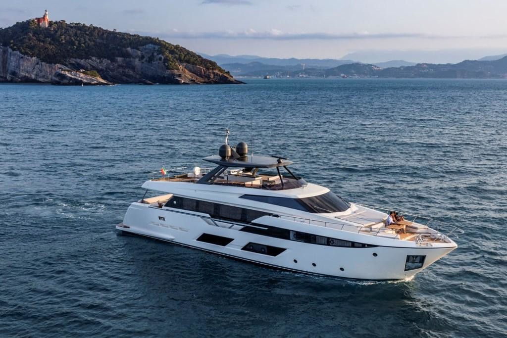 ferretti-920-113