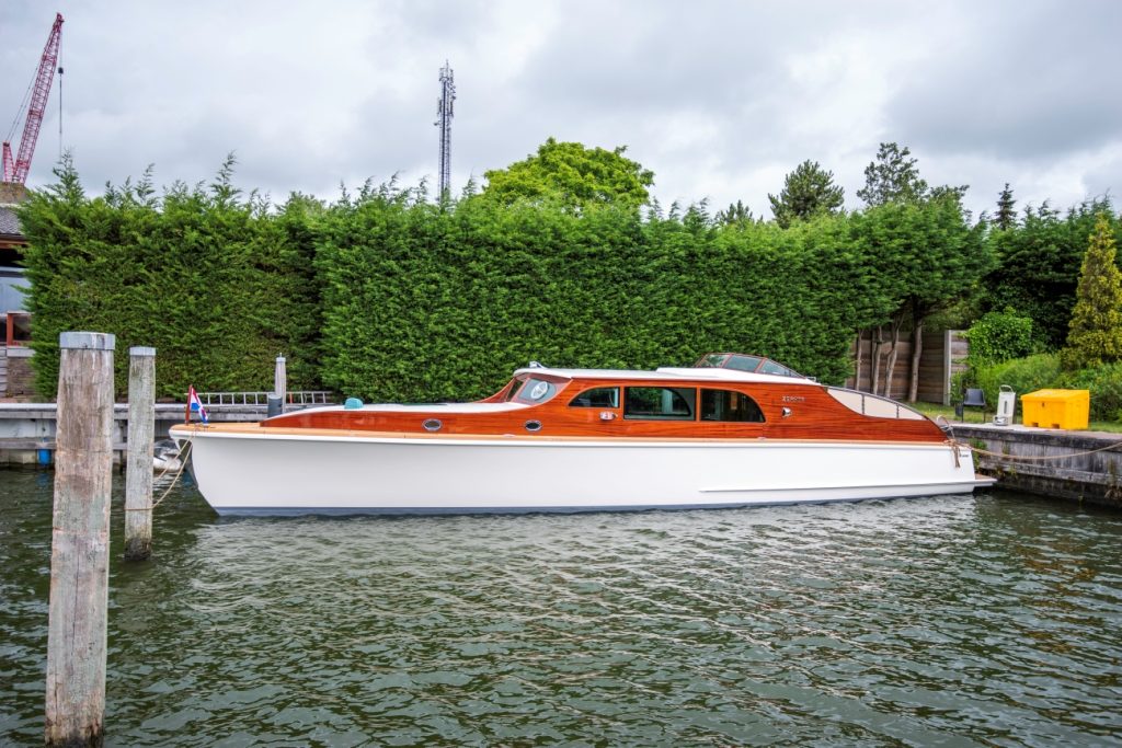 zephyr of london yacht