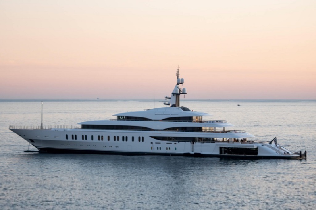 mega yacht ije