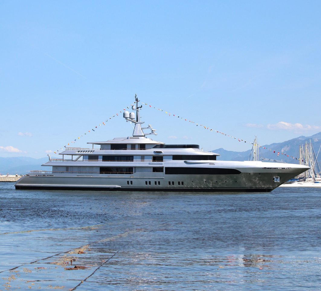 regina d'italia yacht rental price