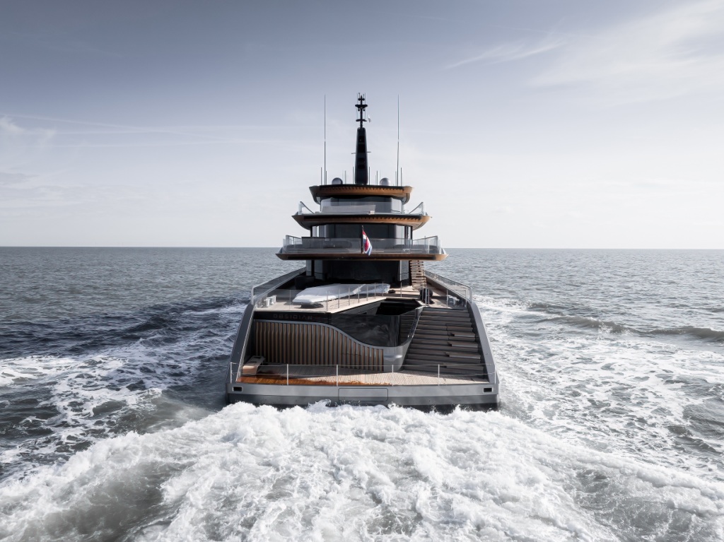 yacht obsidian interior